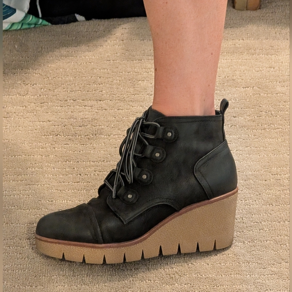 Stylish Black Lace-Up Wedge Boots